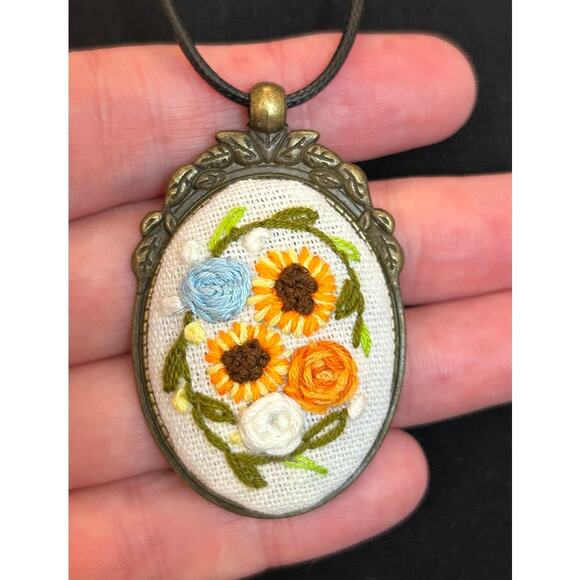 Sunflowers & Roses Handmade Embroidery Pendant - Picture 3 of 4